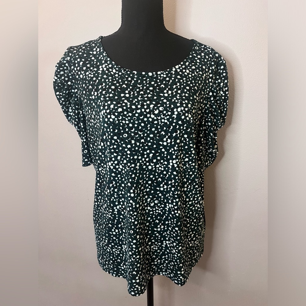 Adrianna Papell Flutter Sleeve Blouse Size Medium Dark Green w/ Dots Eyelet Back